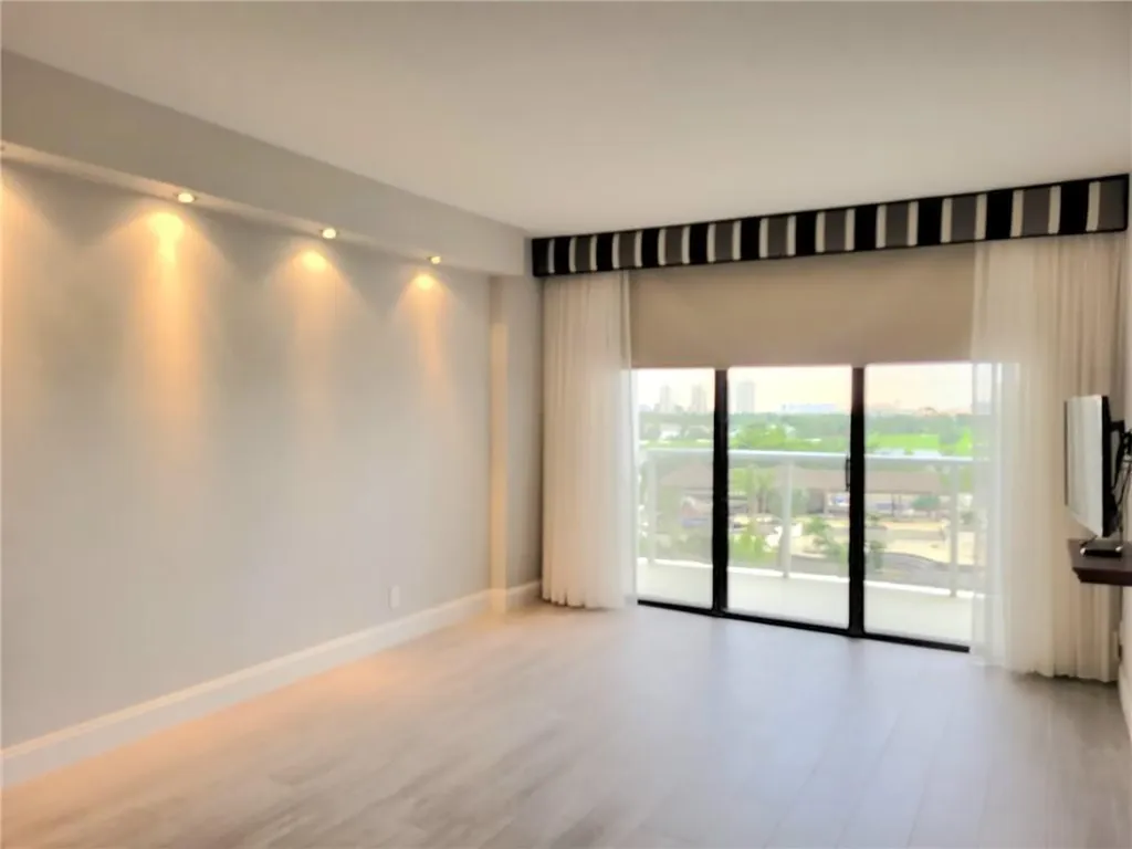 20281 E Country Club Drive E Aventura FL 33180