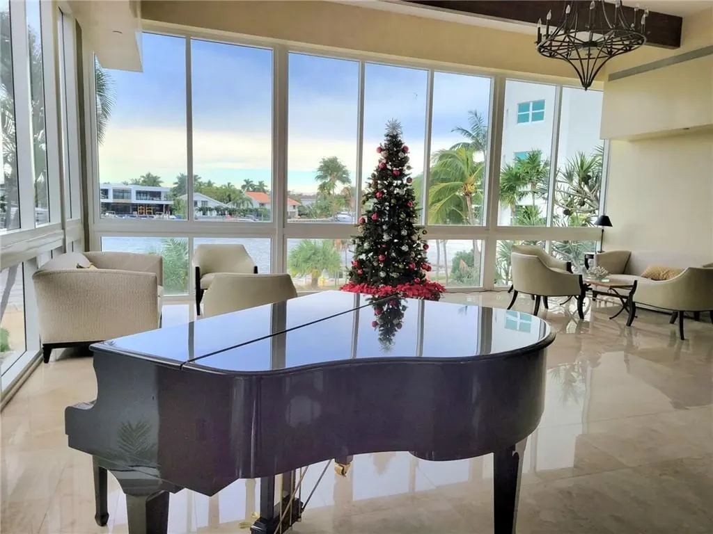 20281 E Country Club Drive E Aventura FL 33180
