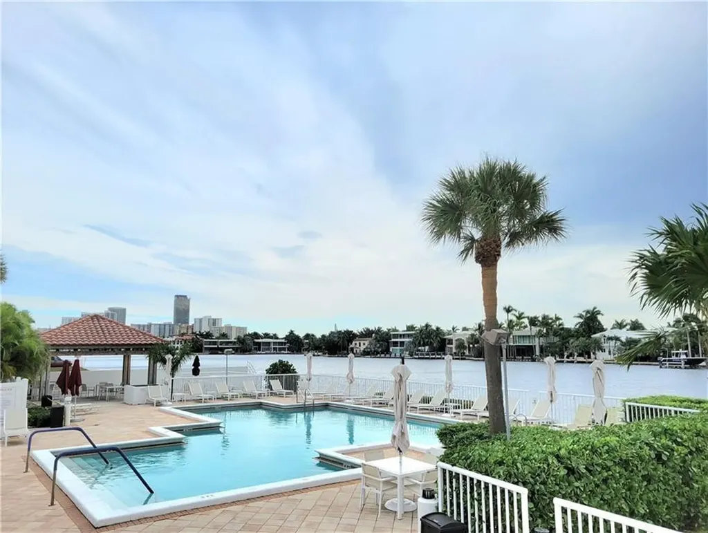 20281 E Country Club Drive E Aventura FL 33180