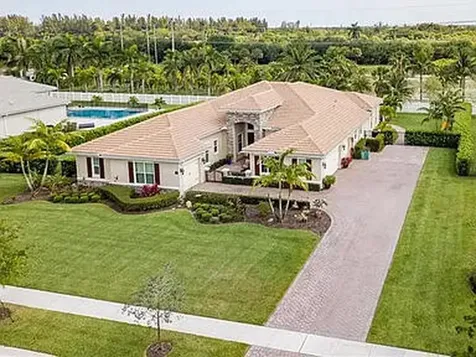 5716 S Sterling Ranch Davie FL 33314