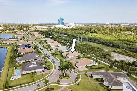 5716 S Sterling Ranch Davie FL 33314