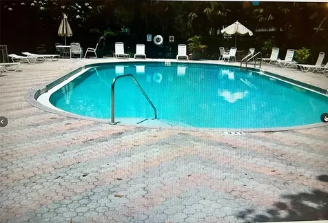 5150 NE 6th Avenue Oakland Park FL 33334