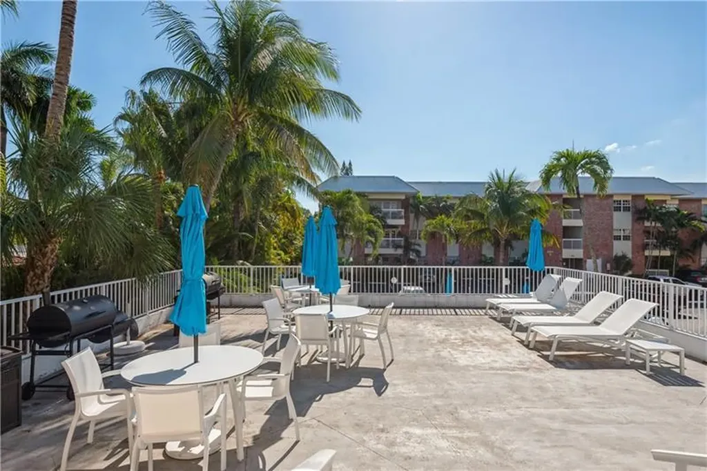 2426 SE 17th Street Fort Lauderdale FL 33316