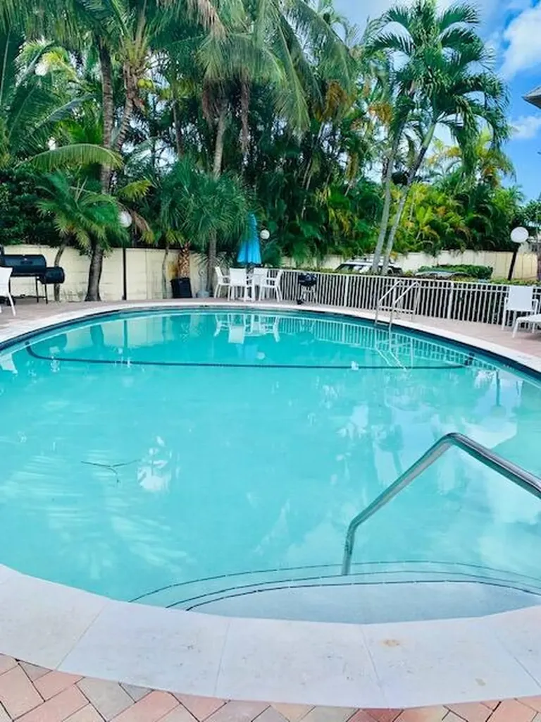 2426 SE 17th Street Fort Lauderdale FL 33316