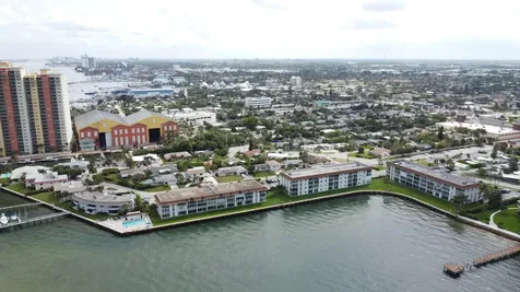 410 Wilma Circle Riviera Beach FL 33404