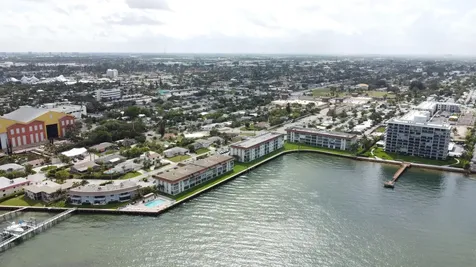 410 Wilma Circle Riviera Beach FL 33404