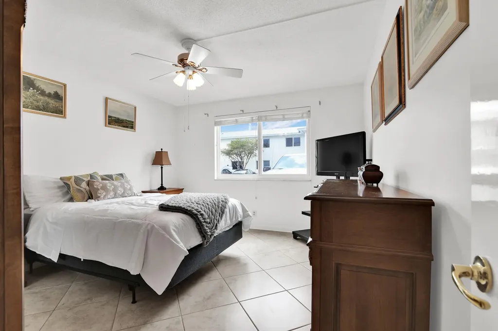 6263 NE 19th Avenue Fort Lauderdale FL 33308