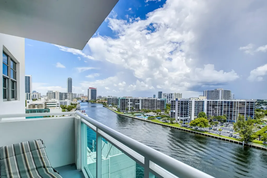 3000 S Ocean Drive Hollywood FL 33019