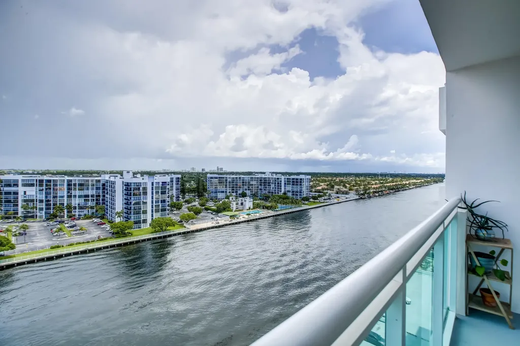 3000 S Ocean Drive Hollywood FL 33019