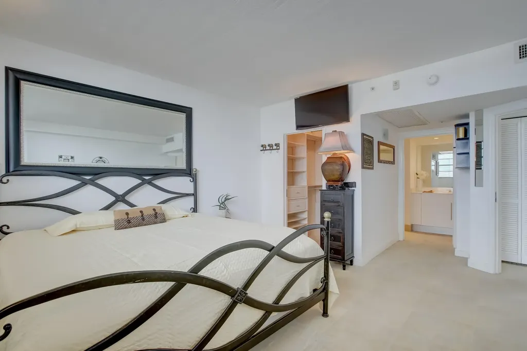3000 S Ocean Drive Hollywood FL 33019
