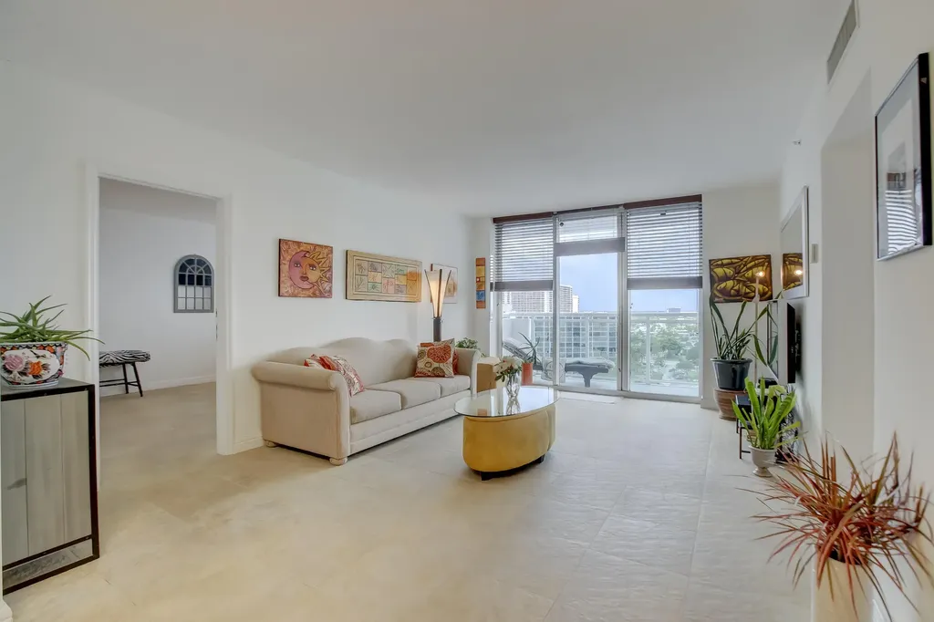 3000 S Ocean Drive Hollywood FL 33019