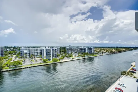 3000 S Ocean Drive Hollywood FL 33019
