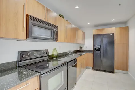3000 S Ocean Drive Hollywood FL 33019