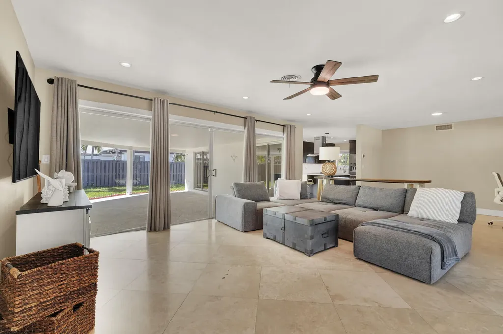 2152 NE 61st Court Fort Lauderdale FL 33308