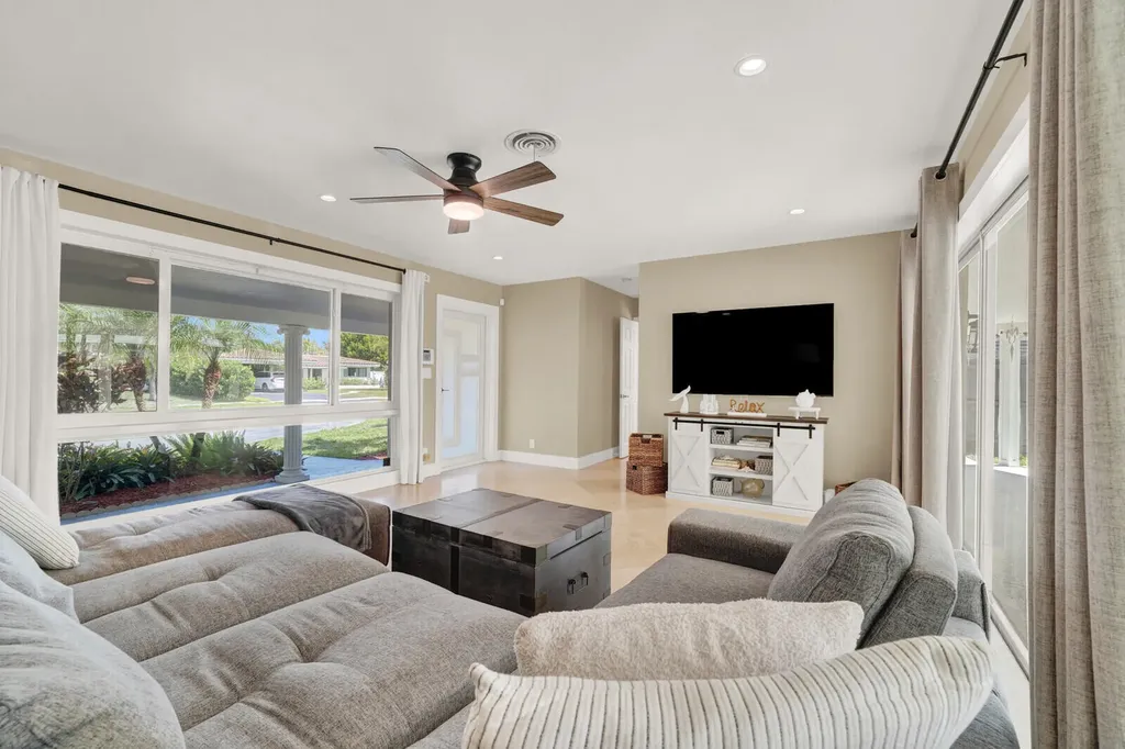 2152 NE 61st Court Fort Lauderdale FL 33308