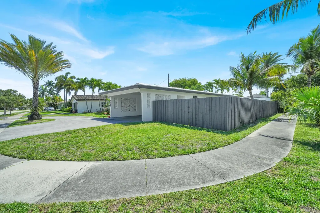 2152 NE 61st Court Fort Lauderdale FL 33308