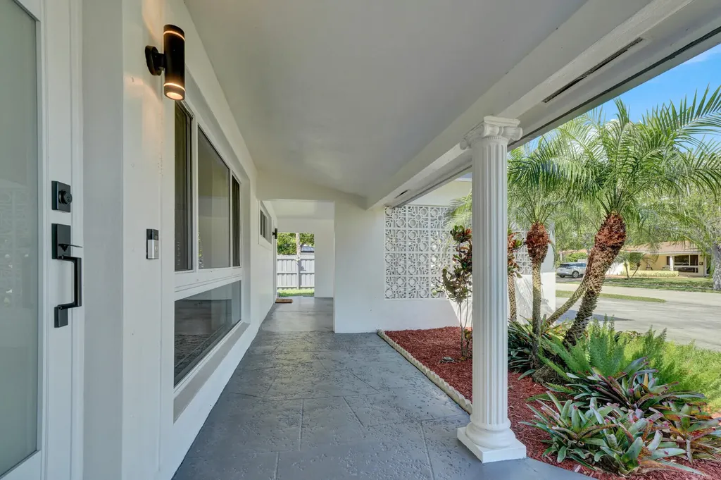 2152 NE 61st Court Fort Lauderdale FL 33308