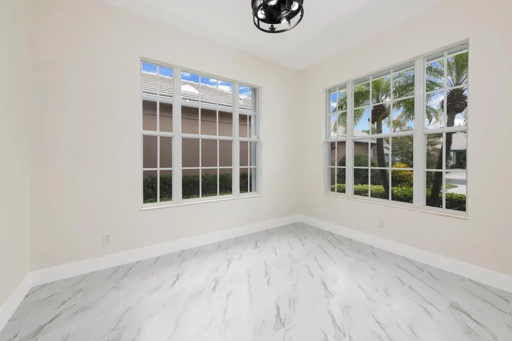 249 NW Bentley Circle Port St Lucie FL 34986