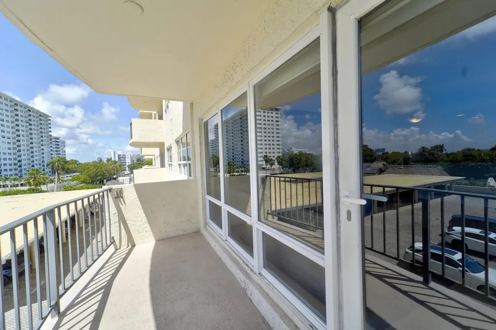 2500 E Las Olas Boulevard Fort Lauderdale FL 33301