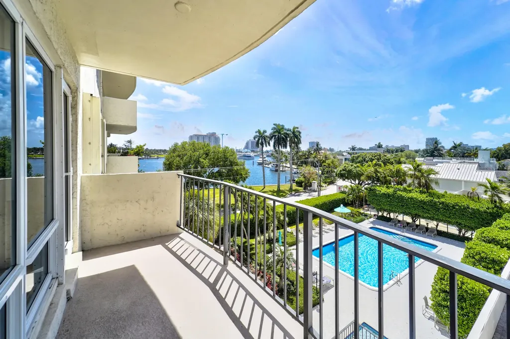 2500 E Las Olas Boulevard Fort Lauderdale FL 33301