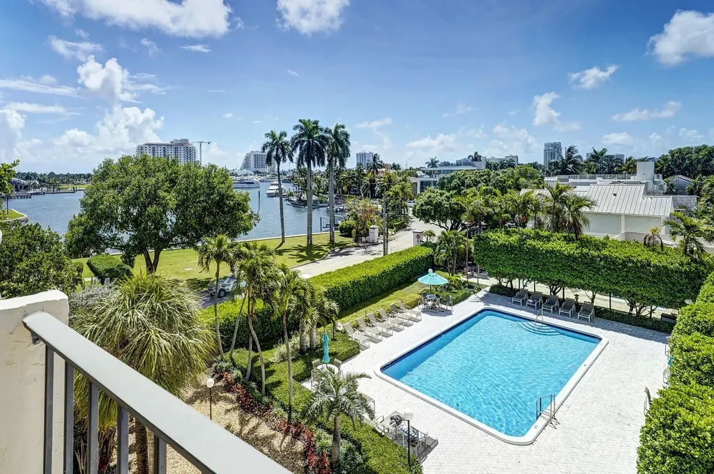 2500 E Las Olas Boulevard Fort Lauderdale FL 33301