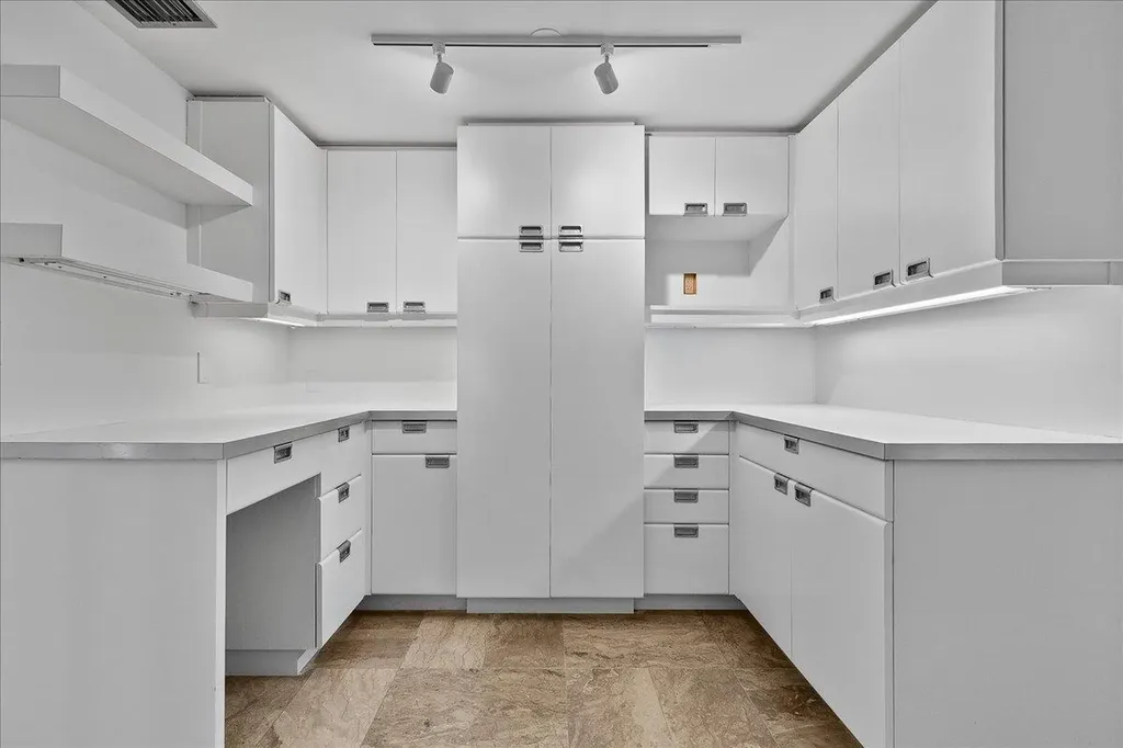 100 Lakeshore Drive North Palm Beach FL 33408