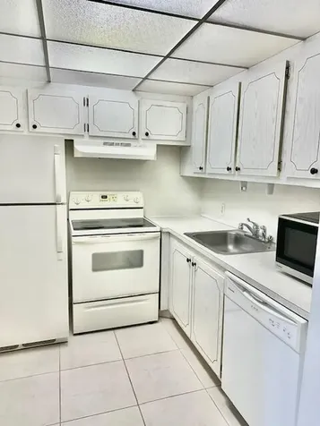 55 Fanshaw B Boca Raton FL 33434