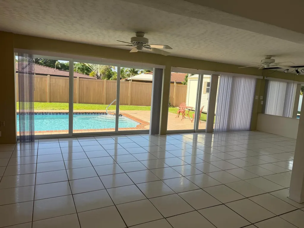 1230 SE 14th Drive Deerfield Beach FL 33441