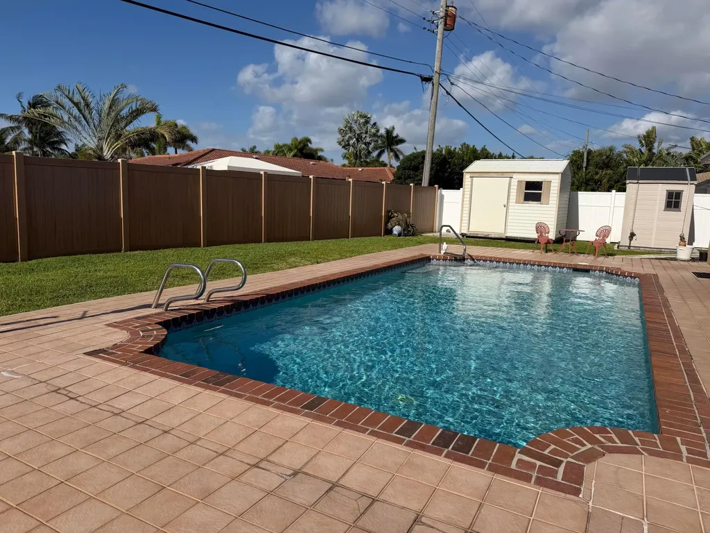 1230 SE 14th Drive Deerfield Beach FL 33441