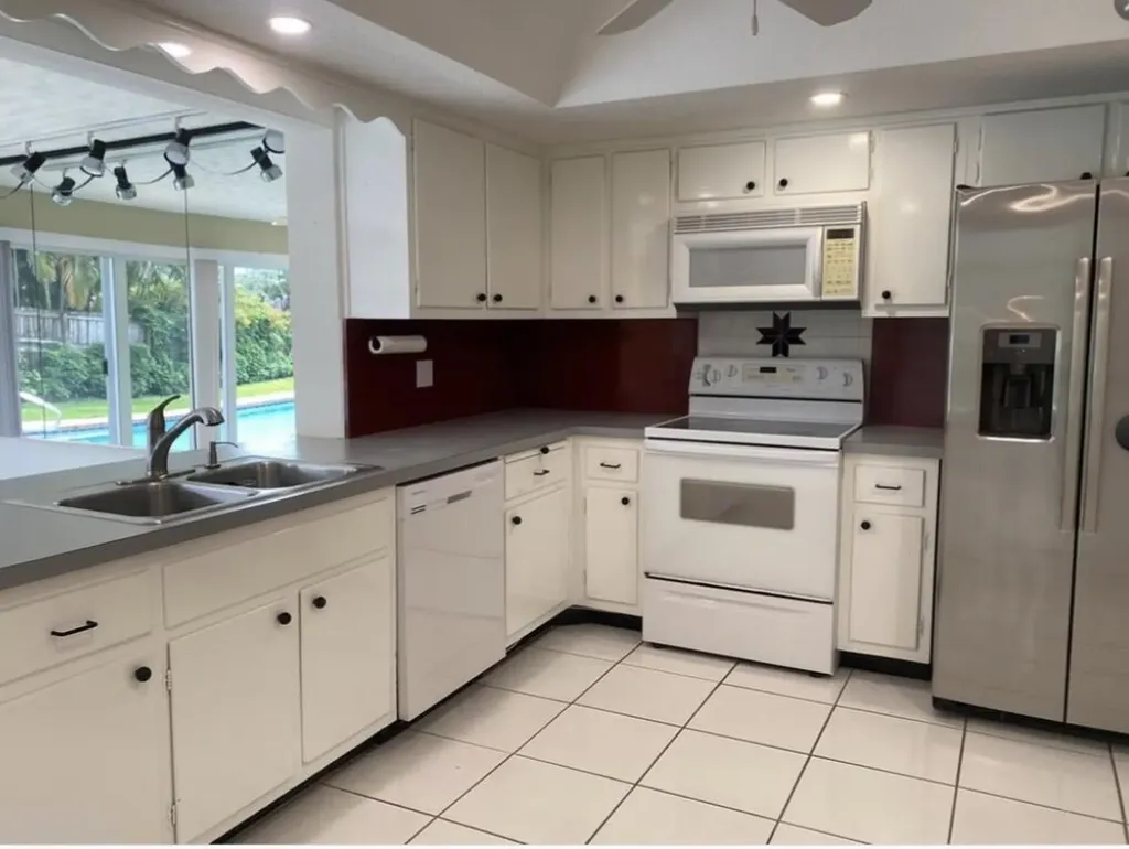 1230 SE 14th Drive Deerfield Beach FL 33441