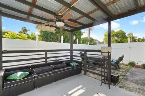 4325 NW 36th Way Lauderdale Lakes FL 33309