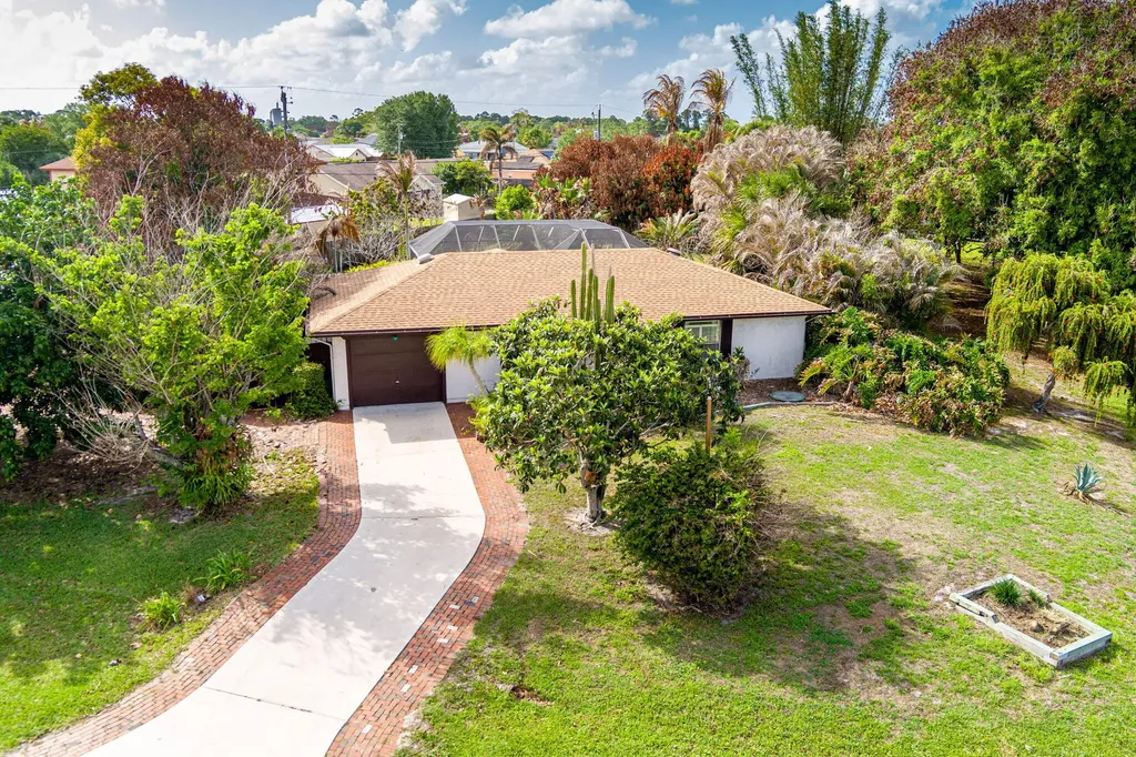 1102 SW Del Rio Boulevard Port St Lucie FL 34953