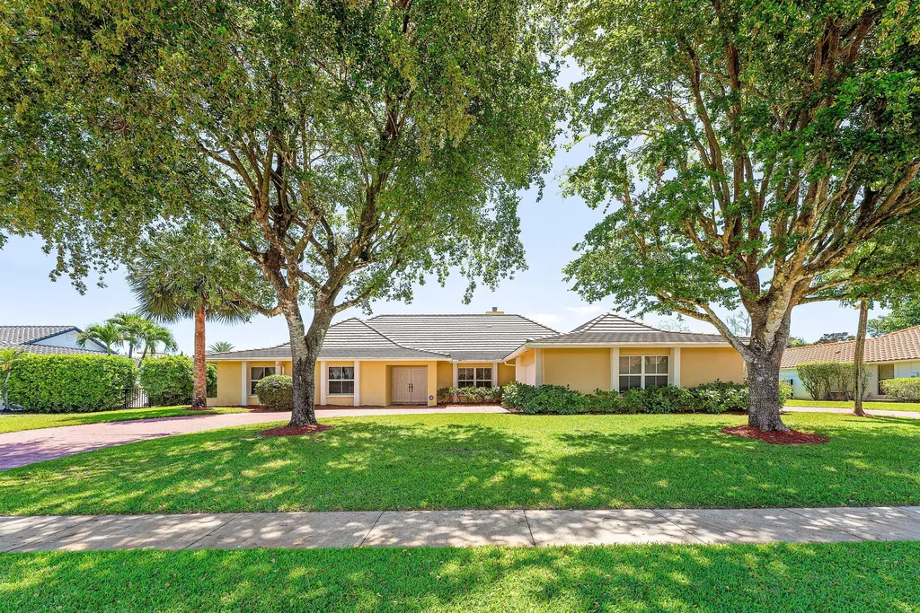 2099 Greenview Cove Drive Wellington FL 33414
