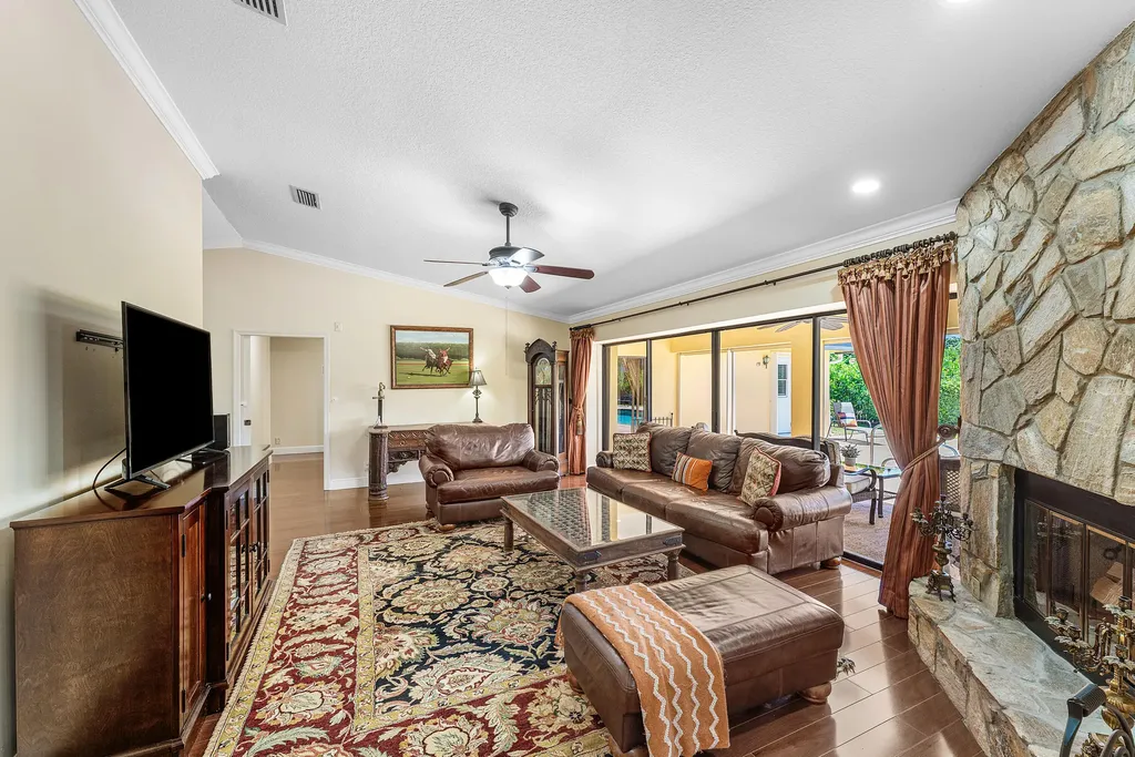 2099 Greenview Cove Drive Wellington FL 33414