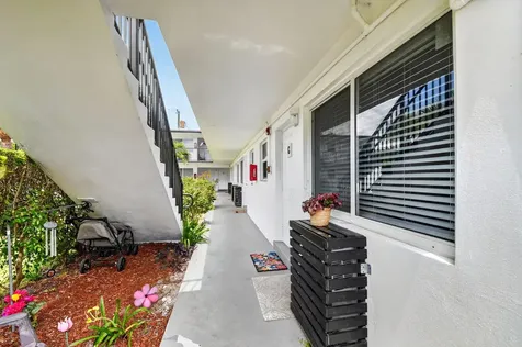 525 S Broadway Street Lantana FL 33462