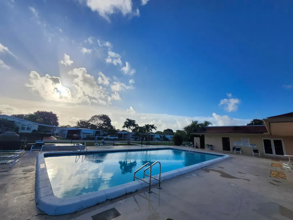 2011 SW 84th Avenue Davie FL 33324
