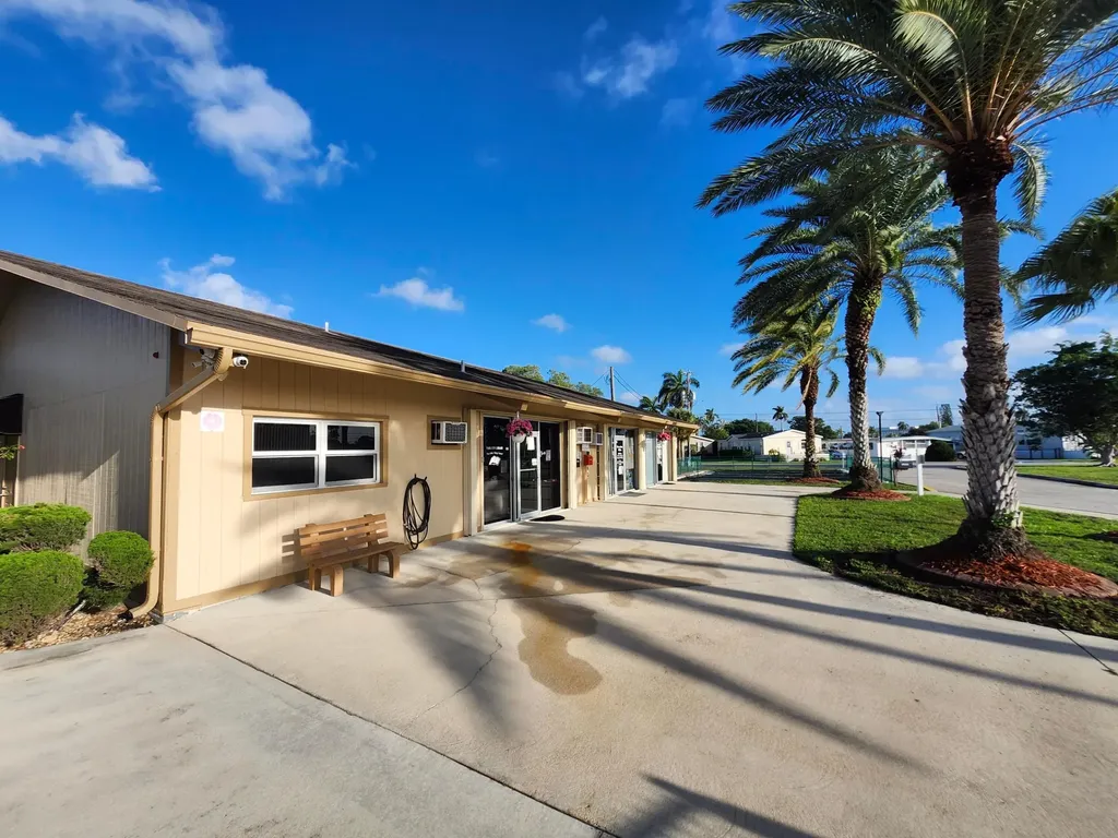 2011 SW 84th Avenue Davie FL 33324