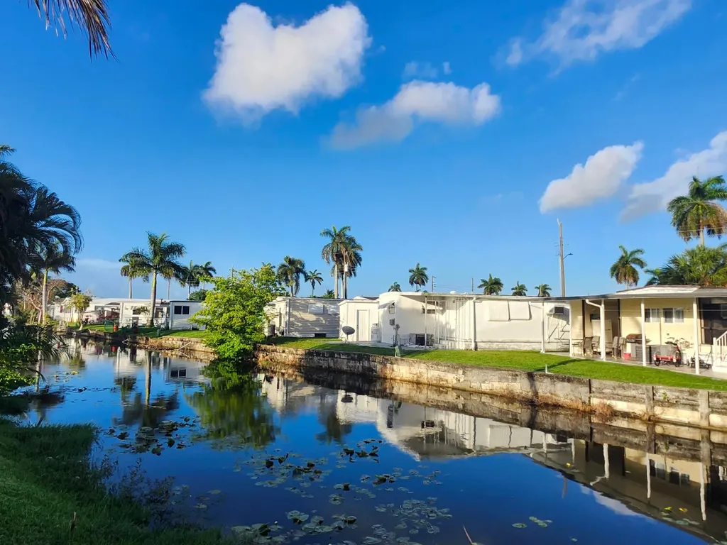 2011 SW 84th Avenue Davie FL 33324