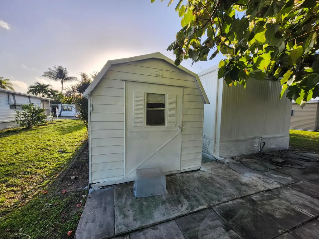 2011 SW 84th Avenue Davie FL 33324