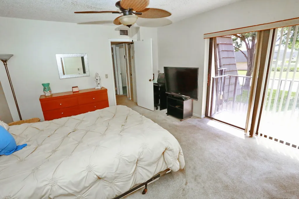 325 3rd Way West Palm Beach FL 33407