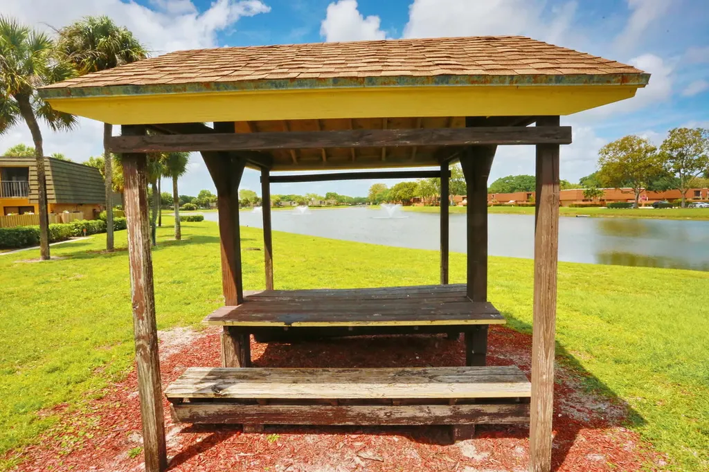 325 3rd Way West Palm Beach FL 33407