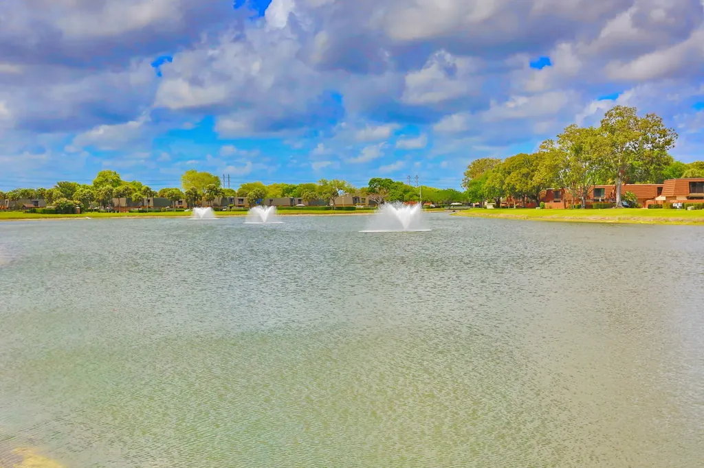 325 3rd Way West Palm Beach FL 33407