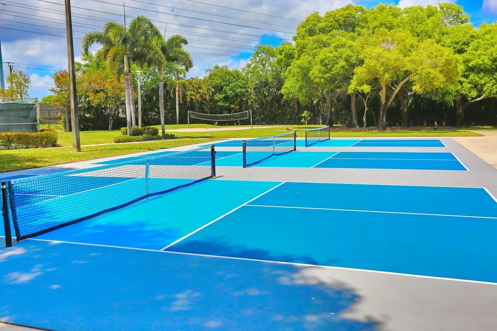 325 3rd Way West Palm Beach FL 33407