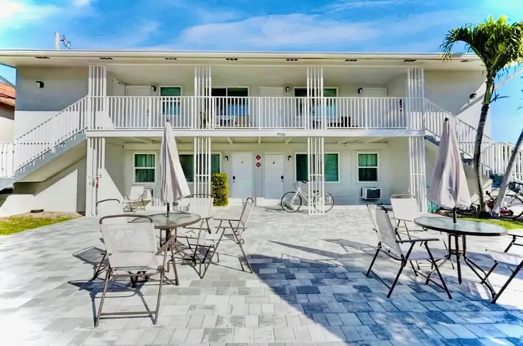 906 N Riverside Drive Pompano Beach FL 33062