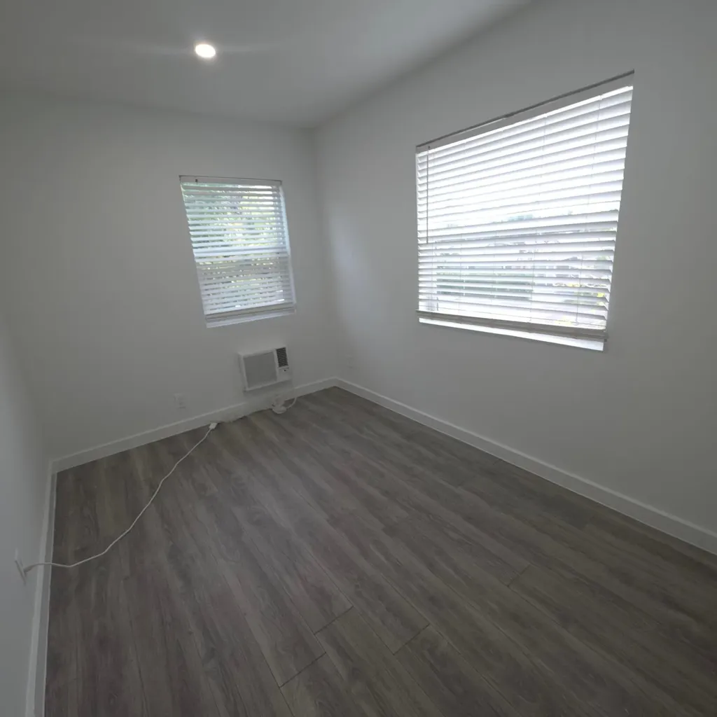 906 N Riverside Drive Pompano Beach FL 33062