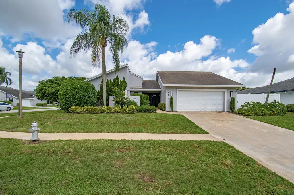 7484 Malibu Crescent Boca Raton FL 33433