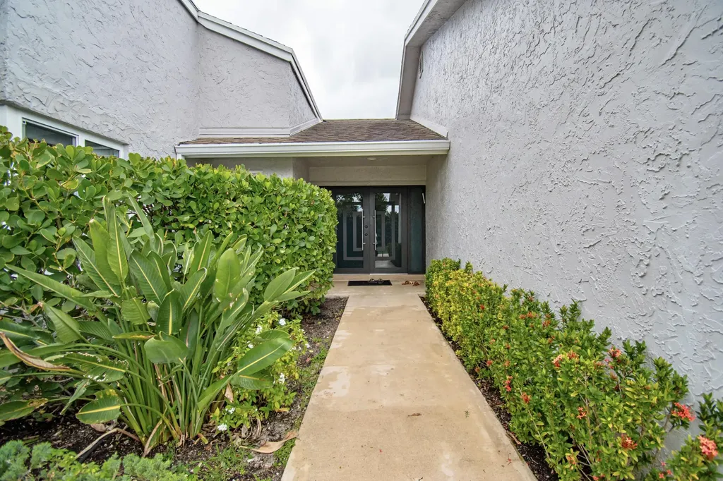 7484 Malibu Crescent Boca Raton FL 33433