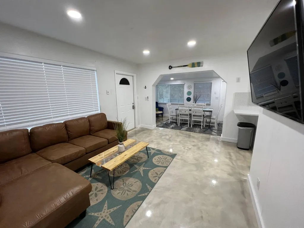 2648 NE 15th Terrace Pompano Beach FL 33064
