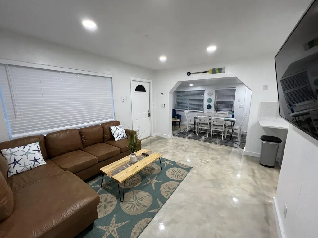 2648 NE 15th Terrace Pompano Beach FL 33064