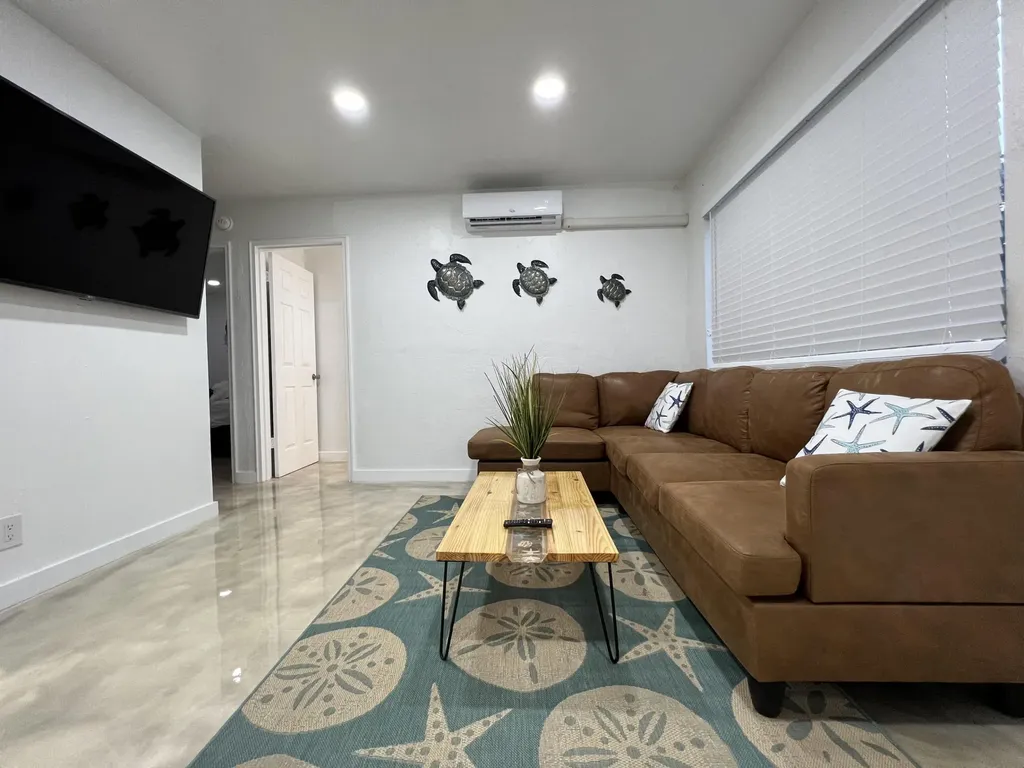 2648 NE 15th Terrace Pompano Beach FL 33064